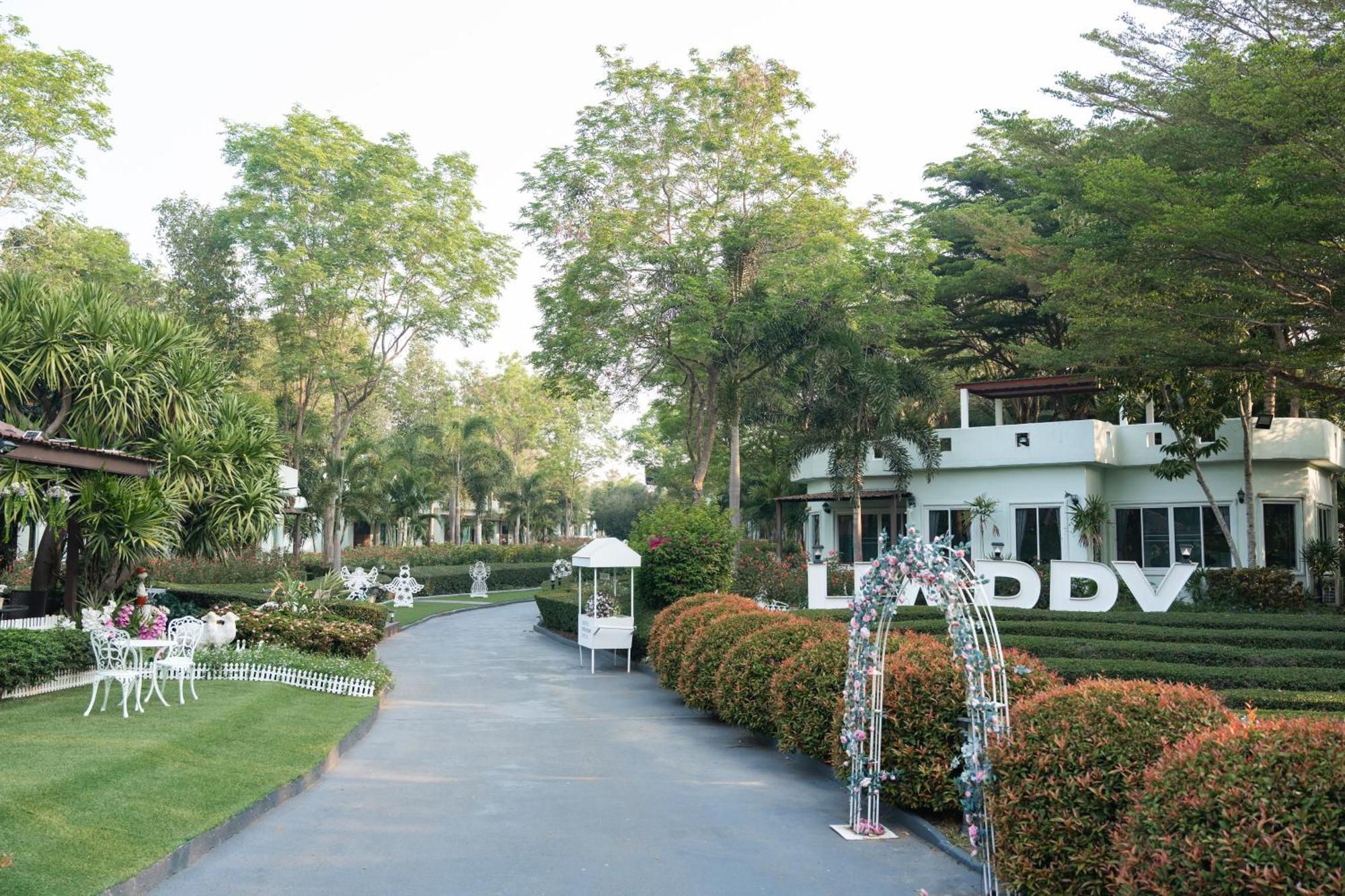 Villa Reina Resort ノンナムデン エクステリア 写真